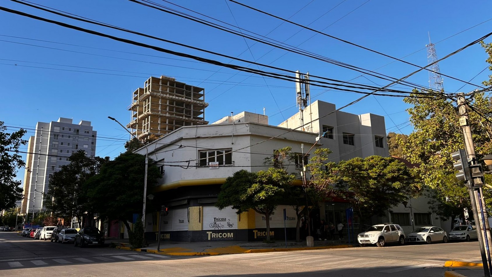 ALQUILER de OFICINAS en Microcentro de Neuquen